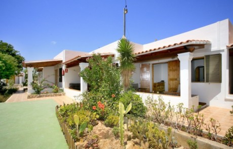 AGMFOR 8 - LeibTour: TOP aparthotels in Ibiza