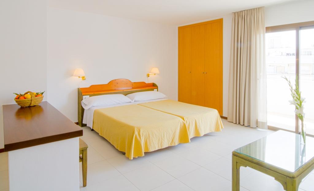 Surf and book in few minutes: Beautiful quiet holiday apartments in Santa Eulalia, almost on the beach. Excellent location for a quiet holiday