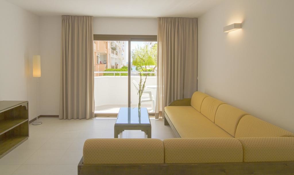 Beautiful quiet apartment Santa eulalia by the sea bonllap living room 6 - LeibTour: TOP aparthotels in Ibiza