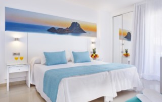 Bright large family apartment by the sea BALRESMIG Bedroom2 - LeibTour: TOP aparthotels in Ibiza