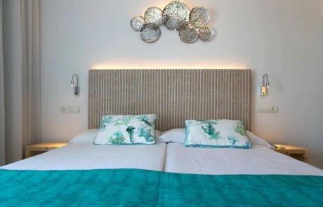 CSTFOR 18 - LeibTour: TOP aparthotels in Ibiza