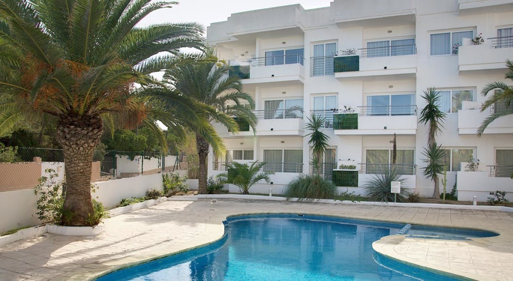 Spacious stylish holiday studios next to the beach, ES PUJOLS – Property code: CSTFOR