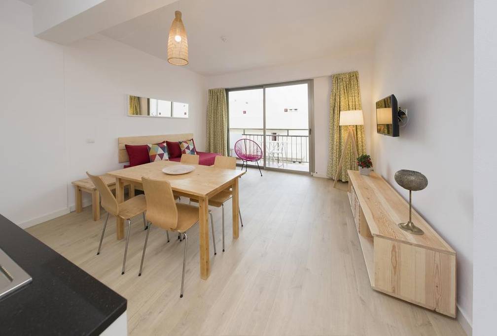 Central bright and cozy holiday apartments, SAN ANTONIO – Property Code: APRITSA