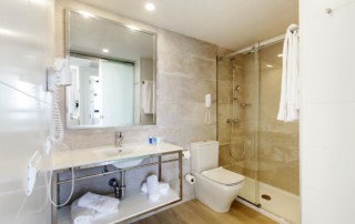 Charming quiet family apartment MARSABAH Bathroom - LeibTour: TOP aparthotels in Ibiza