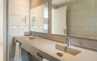 Comfortable apartment by the sea CALVADAP Bathroom - LeibTour: TOP aparthotels in Ibiza