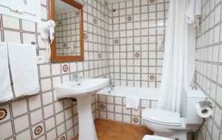 Compact homely apartments and studios EBAPPSE Bathroom - LeibTour: TOP aparthotels in Ibiza