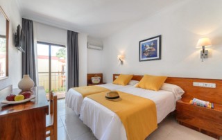 Cozy Apartment with large pool city heart SAN ANTONIO SIRAPSAN Bedroom 3 - LeibTour: TOP aparthotels in Ibiza