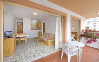 Cozy Studio Apartments with Pool PLAYA DEN BOSSA VICENROS Terrace - LeibTour: TOP aparthotels in Ibiza