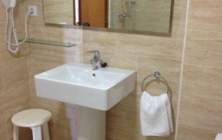 Cozy apartment with pool Pet allowed SABAHAP Bathroom - LeibTour: TOP aparthotels in Ibiza