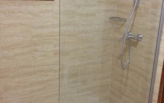 Cozy apartment with pool Pet allowed SABAHAP Bathroom detail - LeibTour: TOP aparthotels in Ibiza