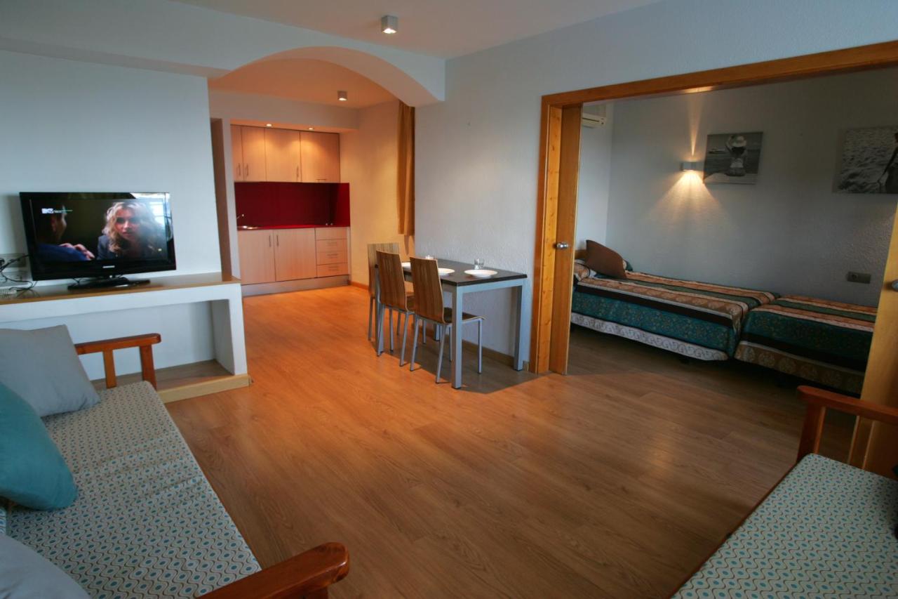 Crazy Party Studio Apartments, PLAYA DEN BOSSA – Property code: IBJTAPT