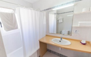 DOPSANA bathroom - LeibTour: TOP aparthotels in Ibiza