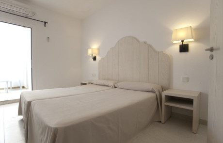 HST CPRFOR 4 - LeibTour: TOP aparthotels in Ibiza