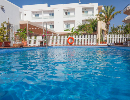Gracious cozy hotel rooms with swimming pool, close to the sea, ES PUJOLS – Property code: HST-RCPFOR
