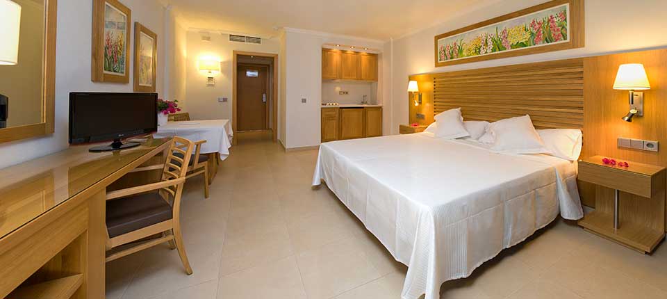 Luxury Ibiza Modern Holiday Studio Apartments, PLAYA DEN BOSSA – Property code: IBAPPRE