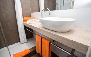 Luxury Swimming Pool Apartment PLAYA D EN BOSSA Ibsuapt Bathroom2 - LeibTour: TOP aparthotels in Ibiza