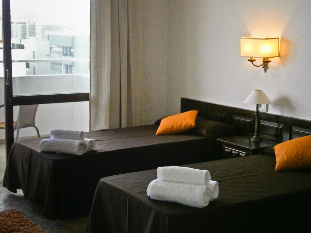 Basic Cheap Holiday Apartments for small and large groups downtown, SAN ANTONIO – Property Code: MSTSANT