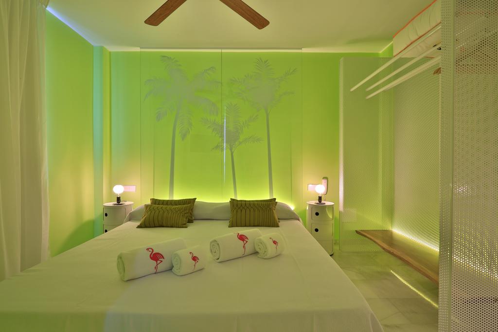 Surf and book in few minutes: Modern Design Holiday Studios with Pool in the heart of Playa den Bossa