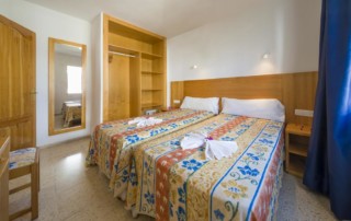 Nice Cozy Apartment with Pool PLAYA DEN BOSSA VICEGRELI Bedroom 3 - LeibTour: TOP aparthotels in Ibiza