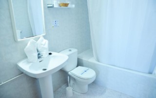 Nice apartment Ibiza city center close to the beach LUMAIBZ bathroom - LeibTour: TOP aparthotels in Ibiza