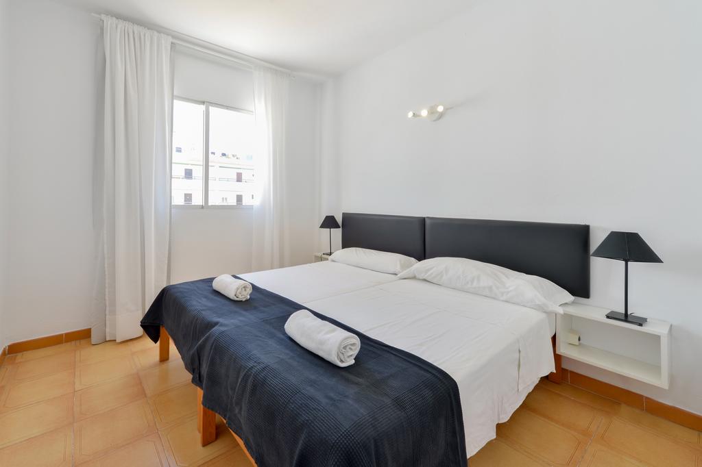 Quiet nice apartment close to the beach – APSANBEA – Bedroom Quiet nice apartment close to the beach APSANBEA Bedroom - LeibTour: TOP aparthotels in Ibiza