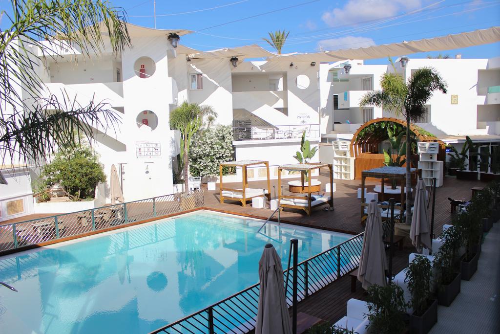 Cool modern apartments for party animals, PLAYA DEN BOSSA – Property Code: RBABOPLA