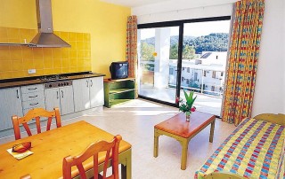 SMUGPAR 6 - LeibTour: TOP aparthotels in Ibiza