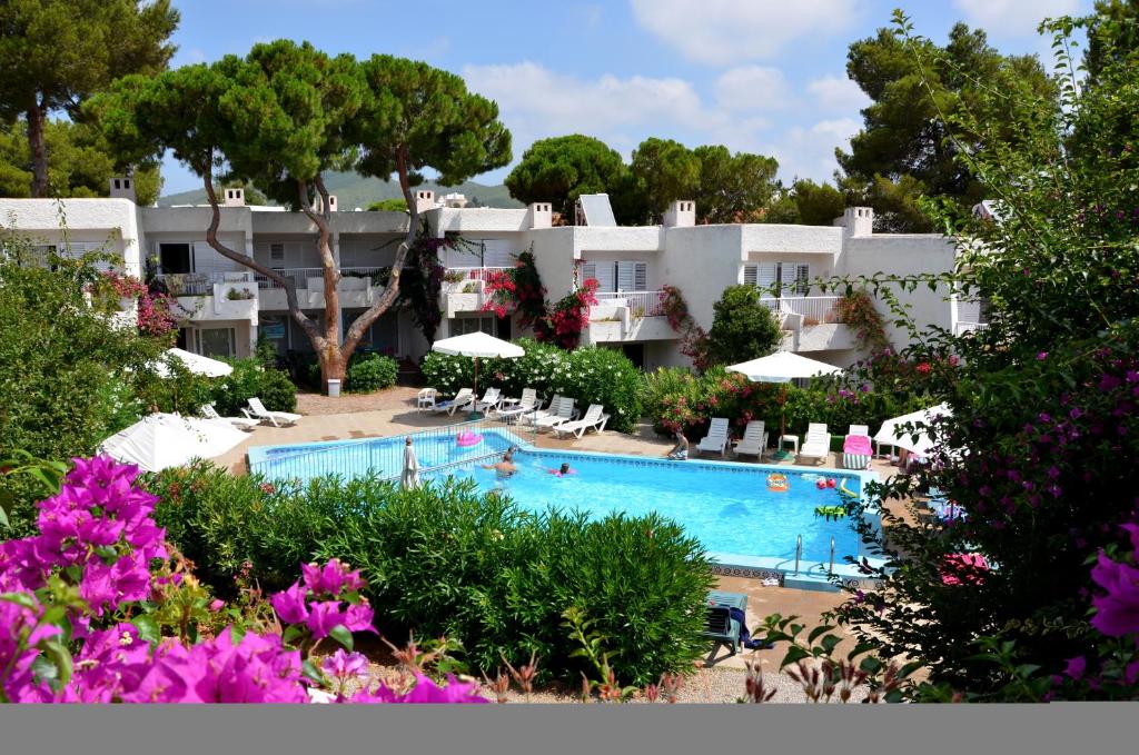 Holiday Apartments with pool in Siesta, SANTA EULALIA – Property Code: TLASSEU