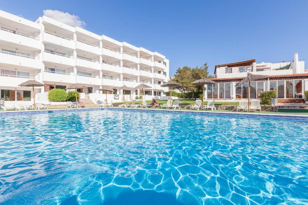 Lavish Holiday Apartments in the Heart of Port des Torrent, SAN ANTONIO BAY – Property Code: TORRBAH